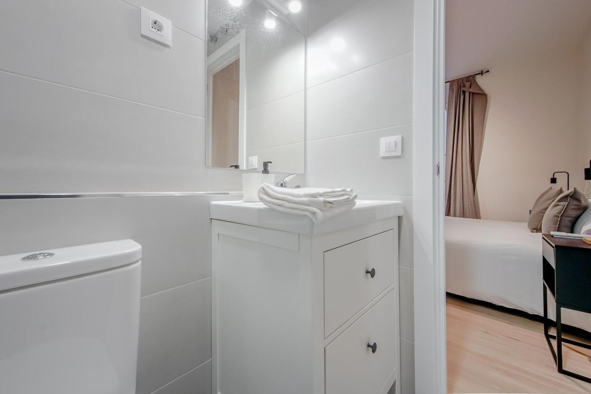 Cozy&New Apartment Para 6Pax En La Plaza De Tirso - Madrid E1 Exterior photo